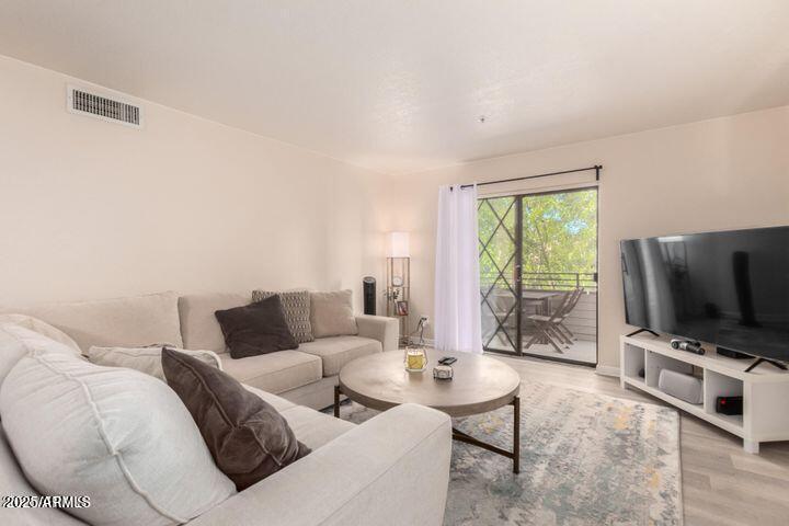 Foto principal - 7777 E Main St