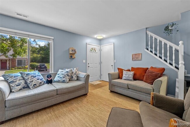 Foto del edificio - 1570 Streamwood Ct