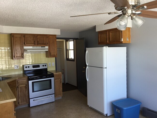 Building Photo - 848 Riverview Blvd