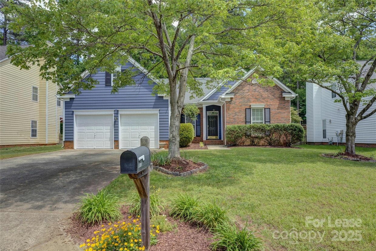 Primary Photo - 7017 Scuppernong Ct