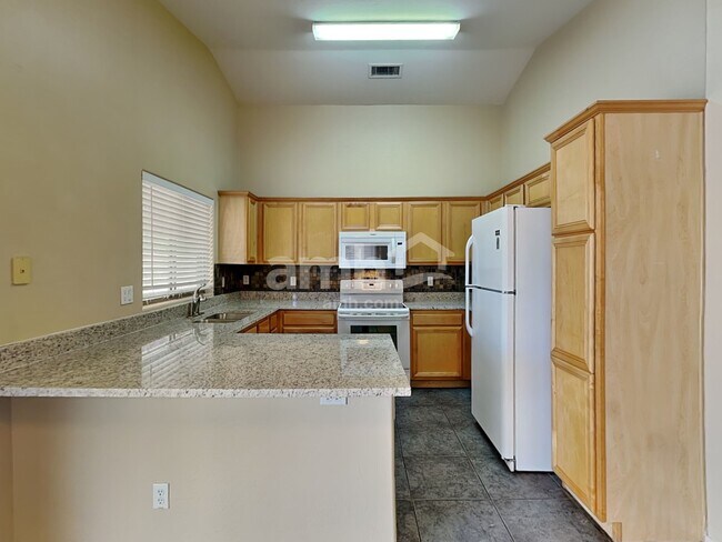 Foto del edificio - 5354 W Jessica Ln