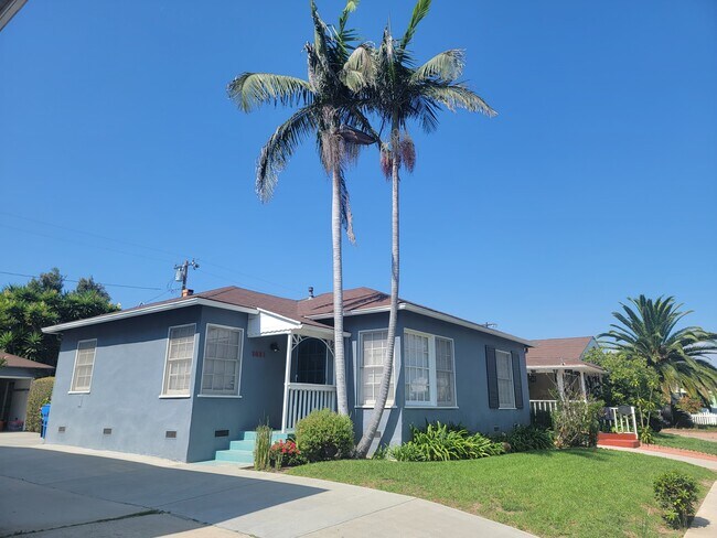 Building Photo - 3831 Midway Ave