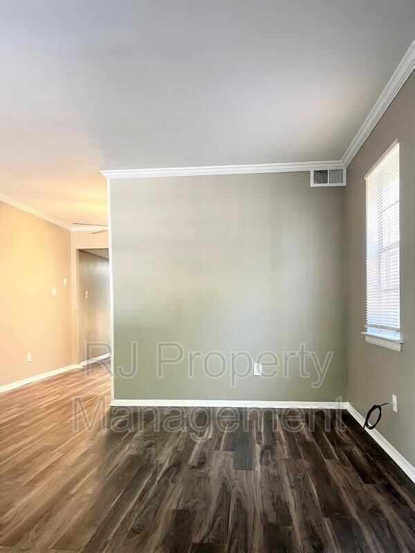 Building Photo - 2093 Jefferson Ave