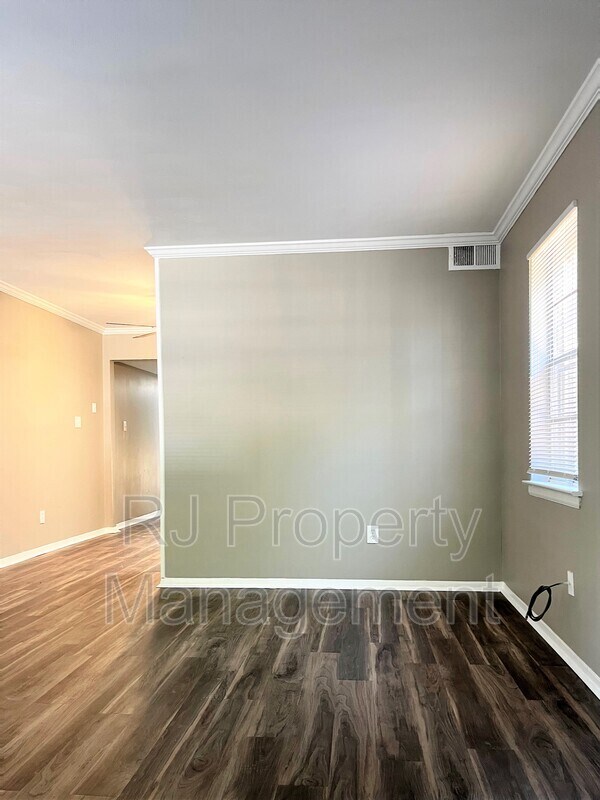 Foto del edificio - 2093 Jefferson Ave