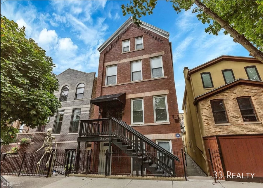 Primary Photo - Updated 2BD/1bth in Prime Bucktown Locatio...