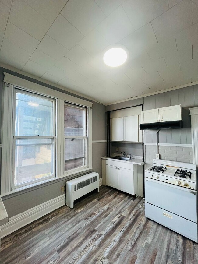 Building Photo - 223 Western Ave