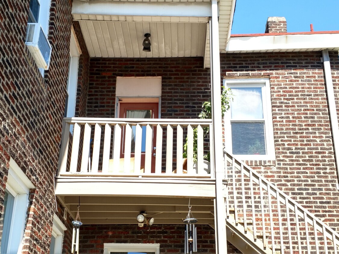 Private balcony and rear entrance - 14 N Jackson Ave