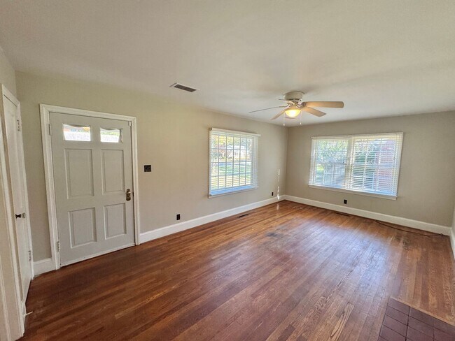 Foto del edificio - Statesville - 3BR/2BA + Carport