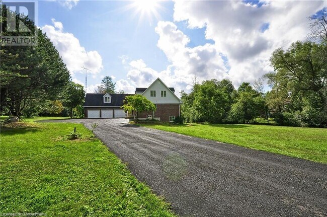 Building Photo - 685 Briardean Rd