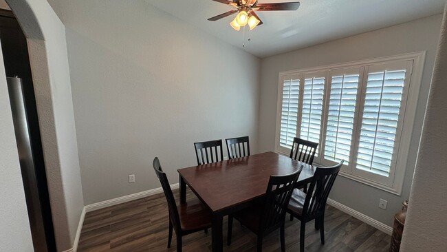 Building Photo - Upscale Fully Furnished Executive HOME
