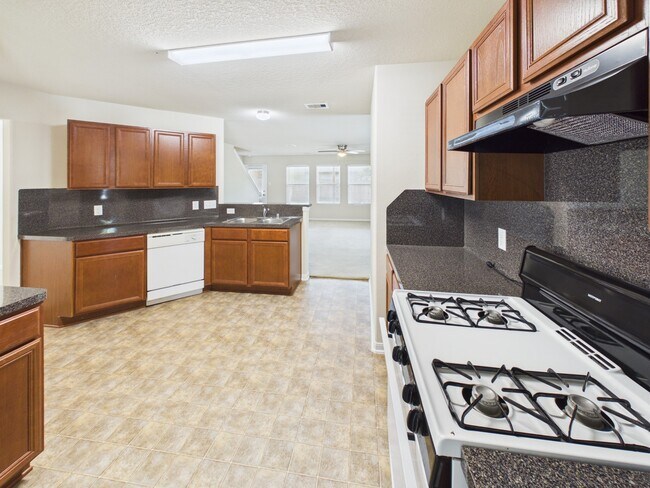 Building Photo - 3319 Apple Dale Dr