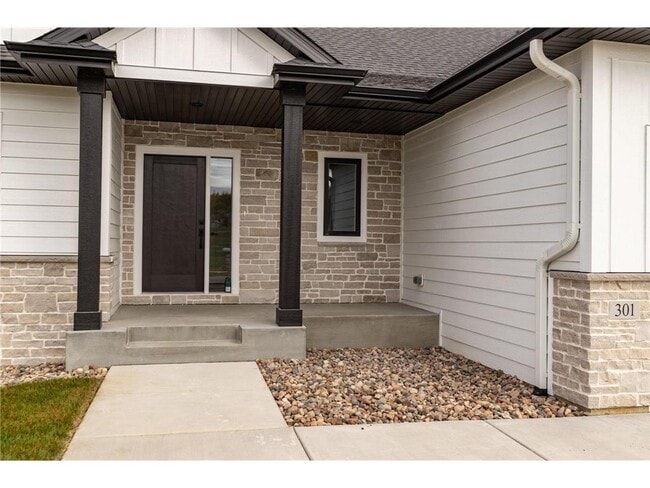 Building Photo - 301 Somerby Pkwy NE