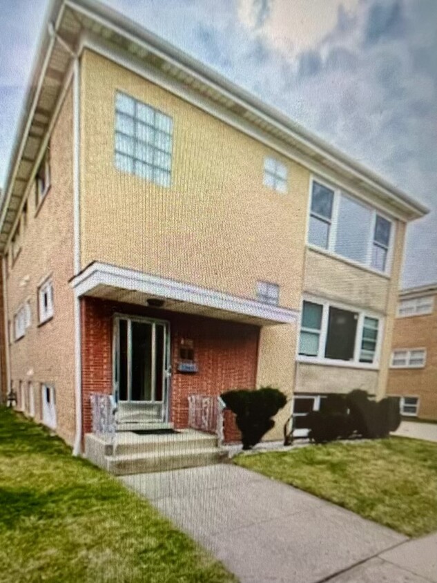 Primary Photo - 8553 W Foster Ave
