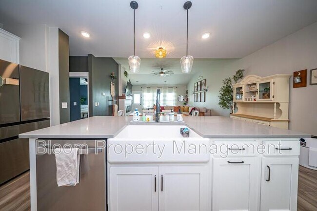 Foto del edificio - 5008 Cedar Brush Ct