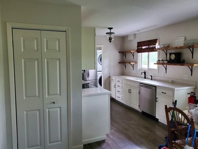 Building Photo - 839 610th St