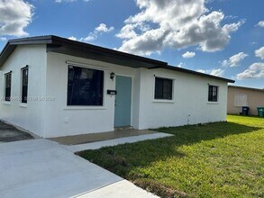 Building Photo - 14735 SW 107th Ave