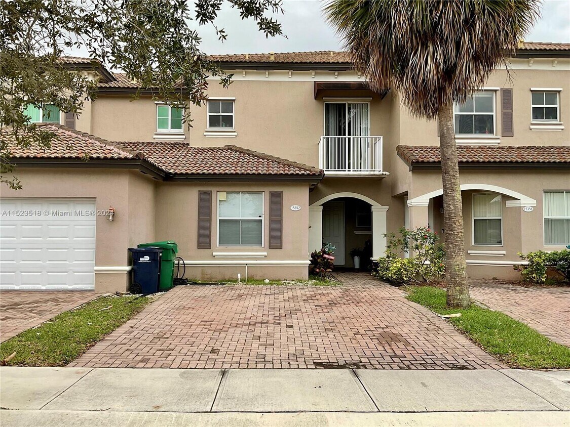 15352 SW 91st St, Miami, FL 33196 Townhome Rentals in Miami FL