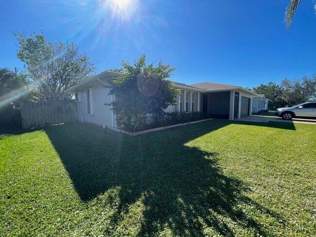 Building Photo - 2482 SE Caligula Ave
