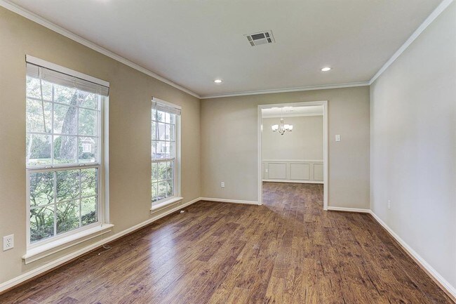 Foto del edificio - 12314 Queensbury Ln