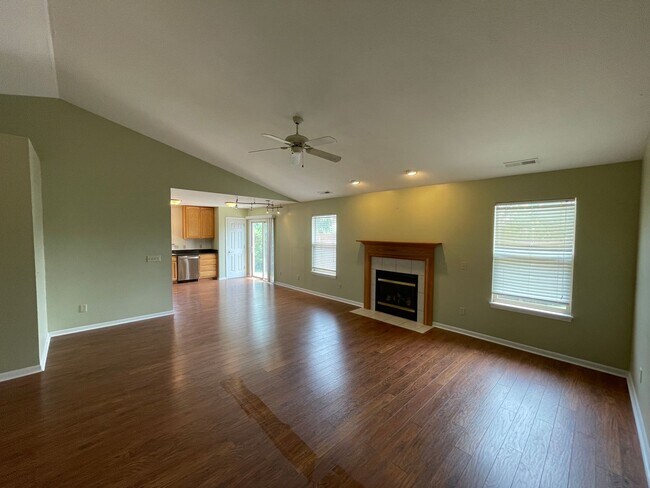 Foto del edificio - 8427 Burnt Ember Pl