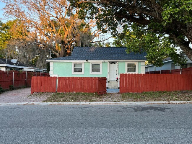 Building Photo - 603 N 7th St