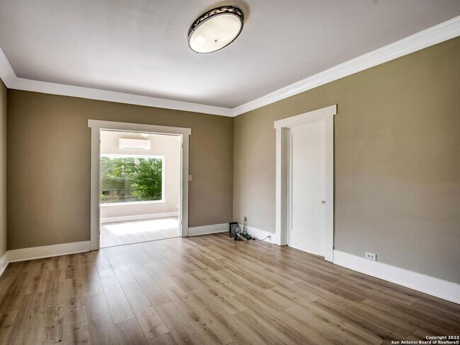 Building Photo - 132 Perry Ct