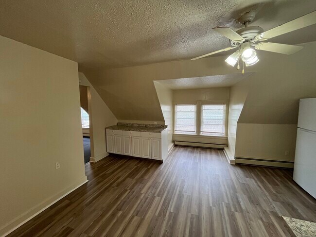 Foto del edificio - 424 Edgewood St