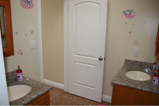  - 1612 W 146th St