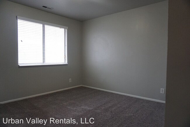 Building Photo - 8281 Ivy Dr