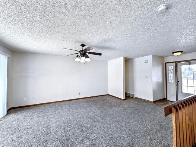 Building Photo - 615 Seawell Dr