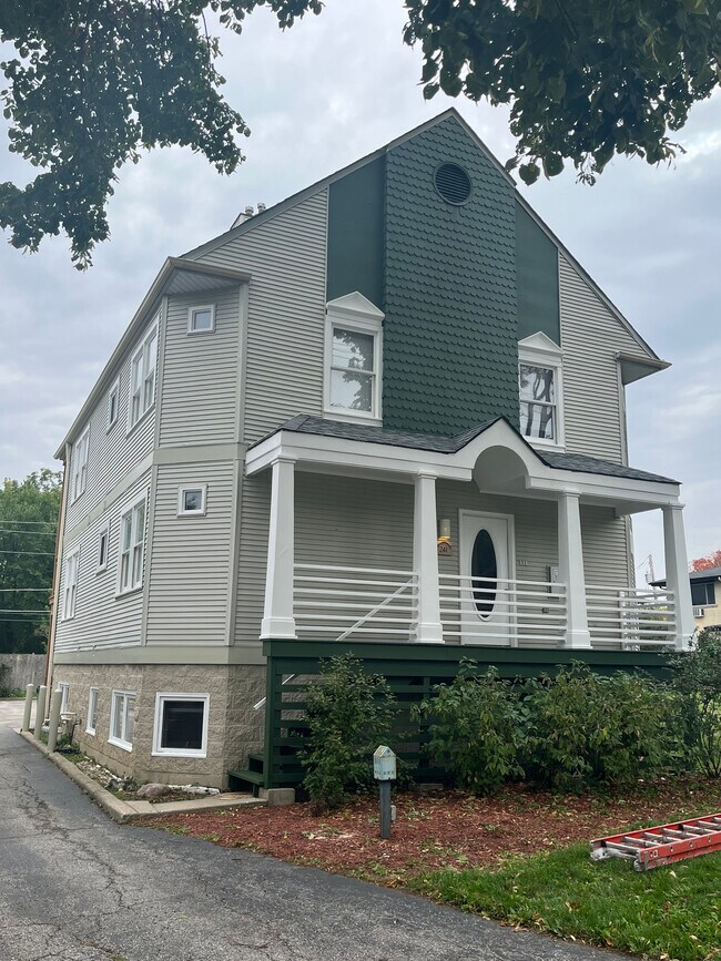 Frente de la casa - 241 E Palatine Rd