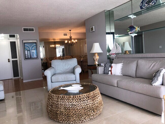 Foto del edificio - 3400 N Ocean Dr
