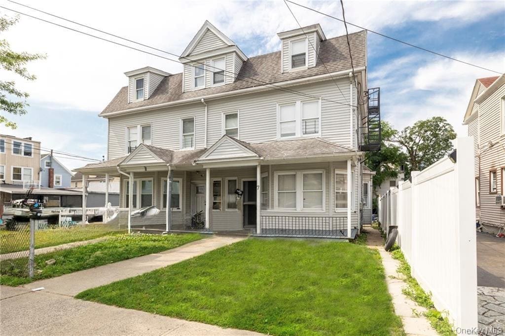 Primary Photo - 7 Bush Ave
