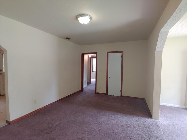 Building Photo - 9117 Polk Ave
