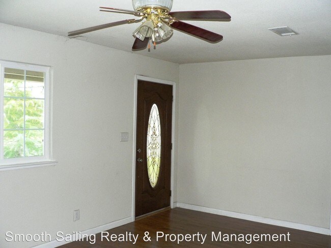 Building Photo - 3 br, 1 bath House - 680 Acacia Avenue