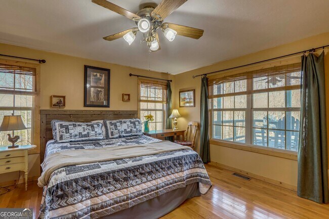 Foto del edificio - 565 Ross Ridge Rd