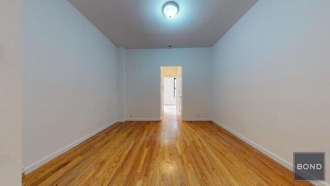 Building Photo - 330 E 93rd St