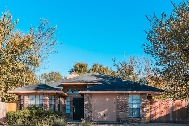 Building Photo - 1331 Glencliff Ct
