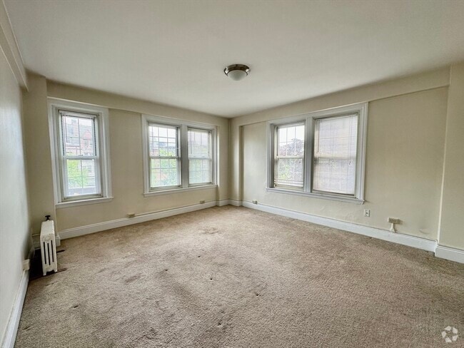 Building Photo - 1415 Beacon St