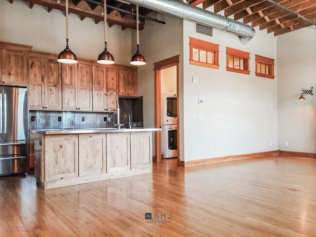 Foto del edificio - Beautiful 2 Bed/ 2 Bath unit in Montgomery...