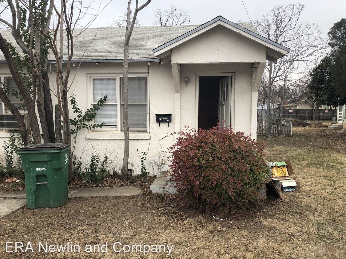 Primary Photo - 1 N Van Buren St