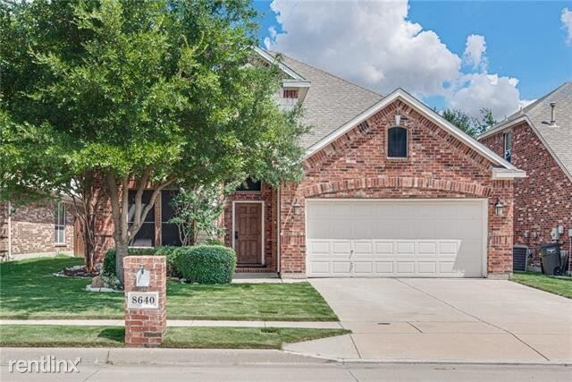 Building Photo - 5 br, 3 bath House - 8640 Corral Circle