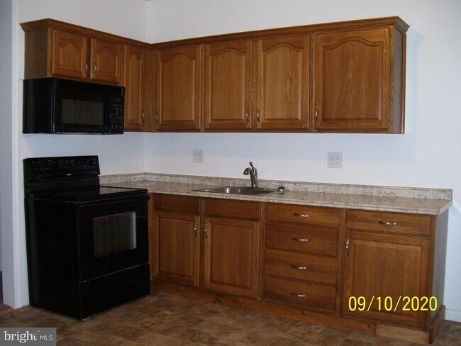 Building Photo - 217 Ulrich St