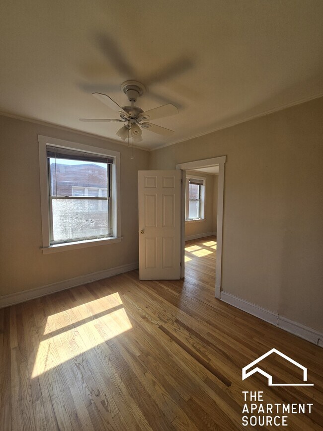 Foto del edificio - 2350 W Touhy Ave