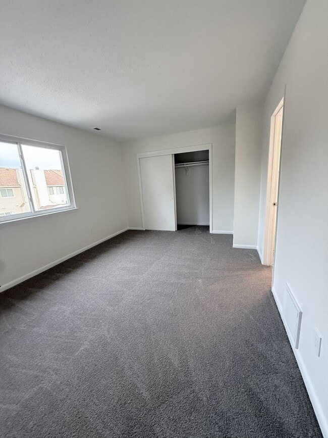 Building Photo - 3775 Chimney Creek Dr