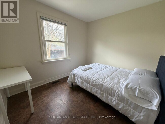 Photo du bâtiment - 197 Finch Ave E