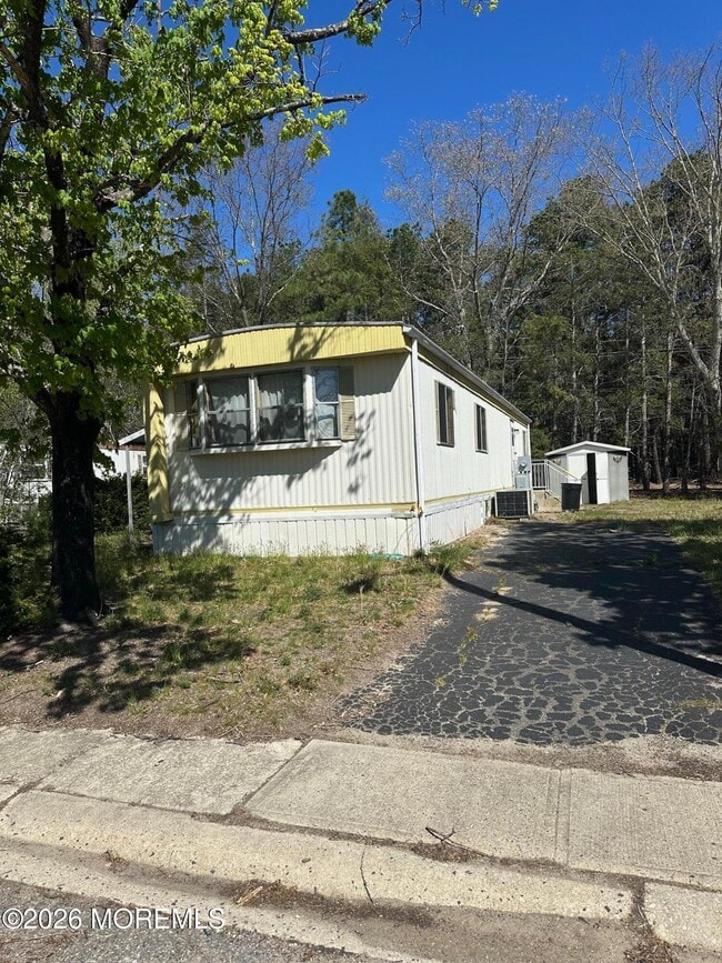 Foto del edificio - 20 Maplewood Dr
