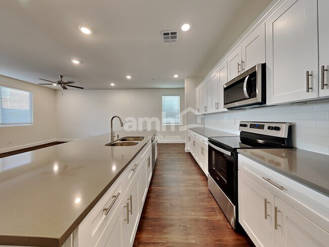 Building Photo - 296 Austin Bellerose Pl