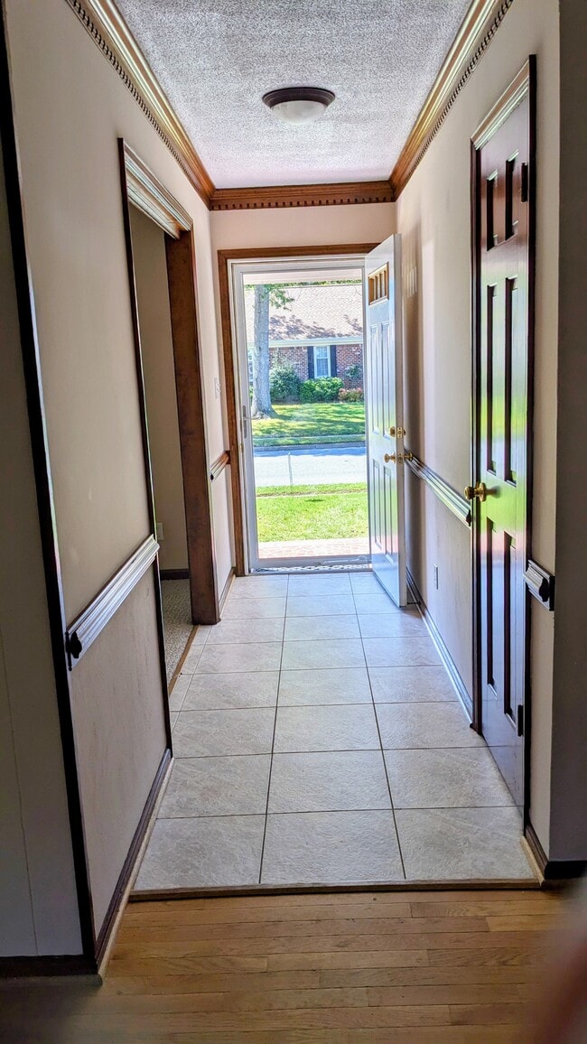 Foto del edificio - 729 Willow Oak Dr