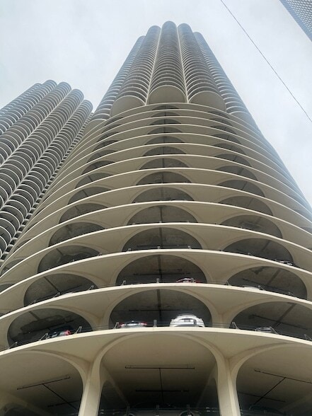 Building Photo - 300 N State St